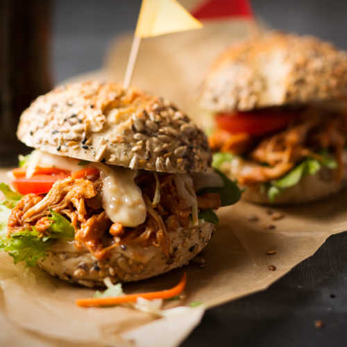 Kariniemen Pulled Chicken Burger