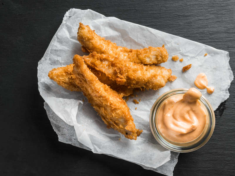 Chicken fingerit ja srirachadippiä